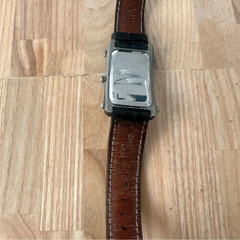 Rare Fossil silver tone curvex crystal black leather dress watch NEW BATTERY